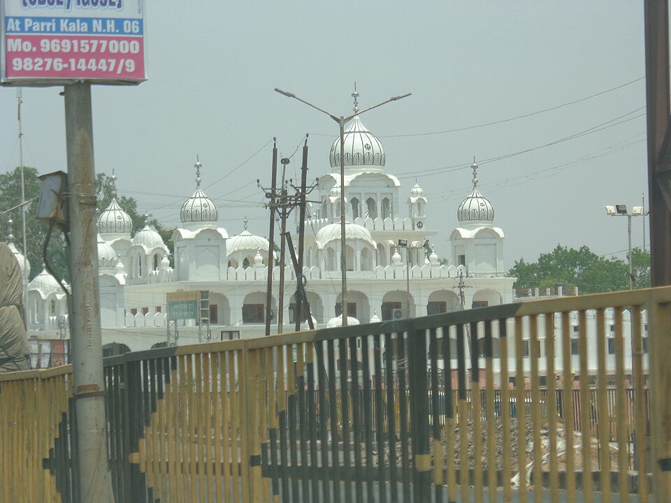 Rajnandgaon — local market for custom e-commerce platforms