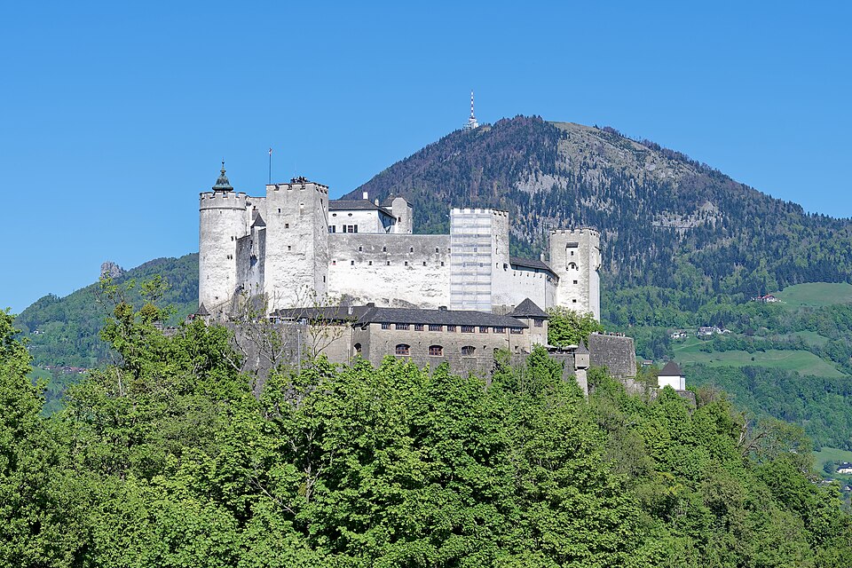 Salzburg — international and multi-region stores for local businesses