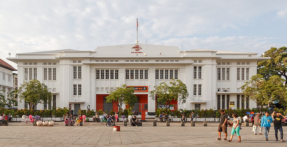 Jakarta — international and multi-region stores for local businesses