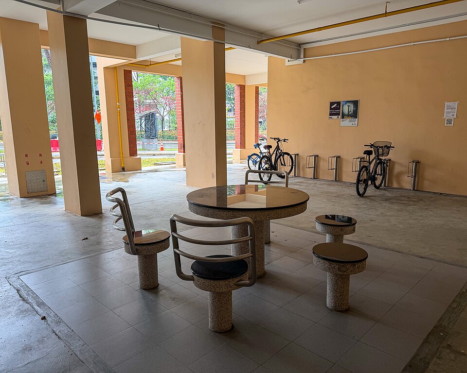 Tampines — manufacturer and distributor portals for local businesses
