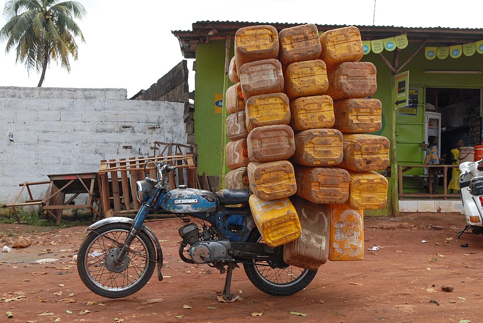 Porto-Novo — local market for international and multi-region stores