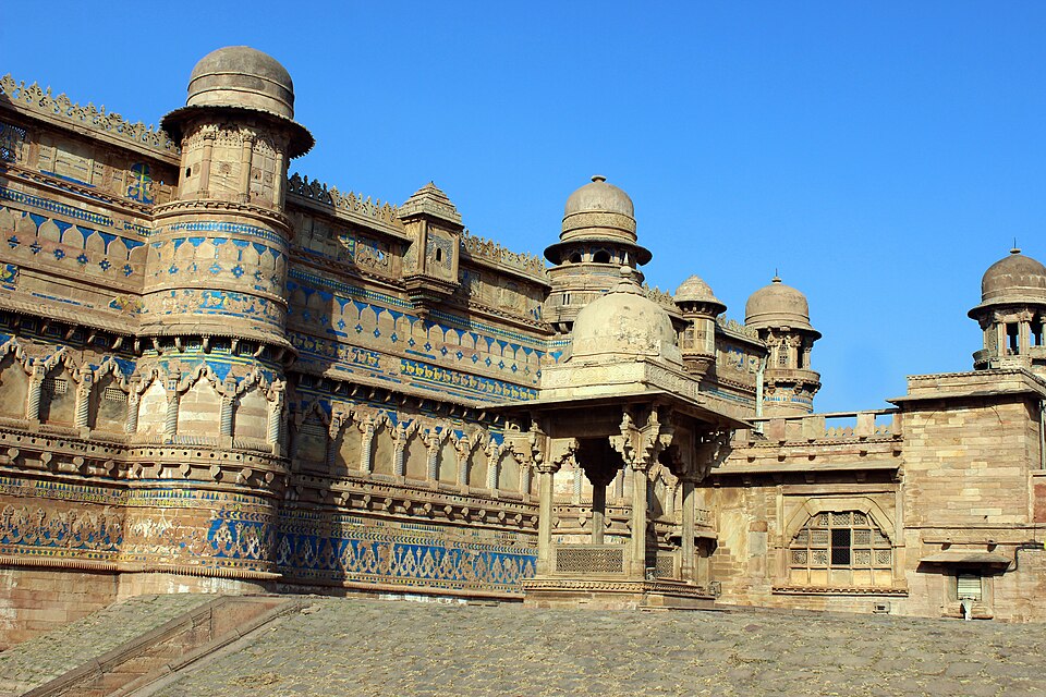 Gwalior — subscription and membership platforms for local businesses