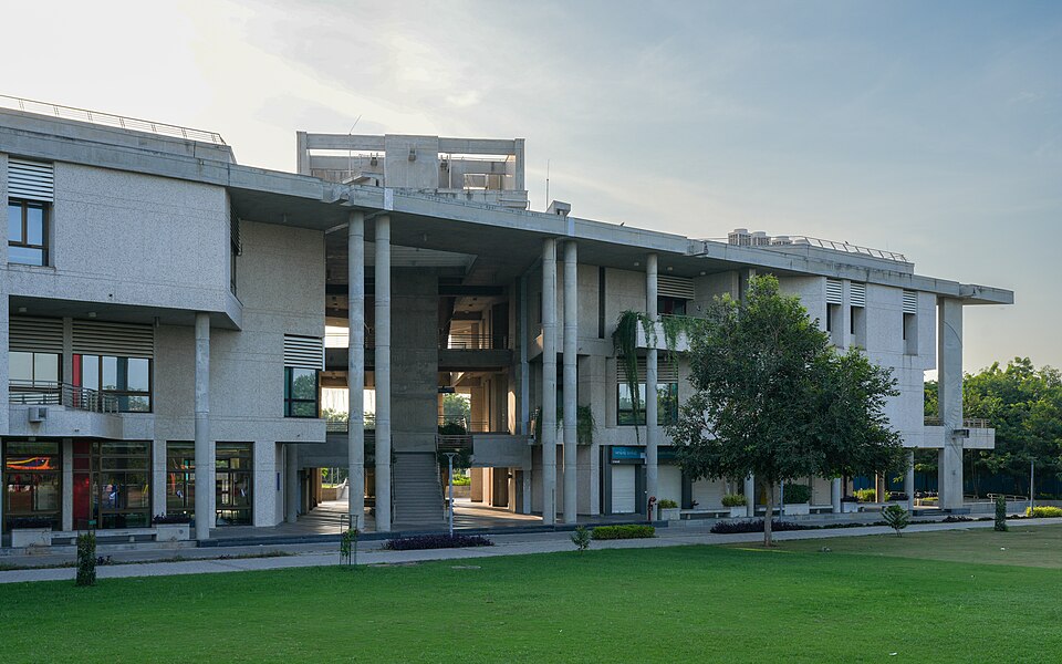 Gandhinagar — local market for service booking platforms