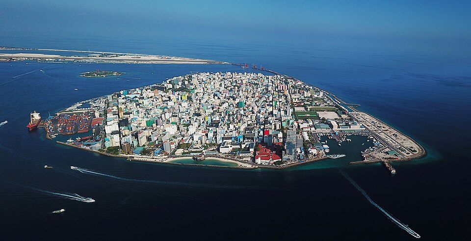 Malé — local market for online stores