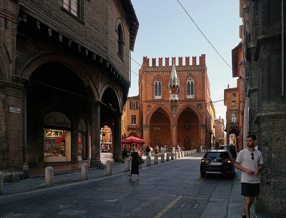 Bologna — mobile commerce apps for local businesses