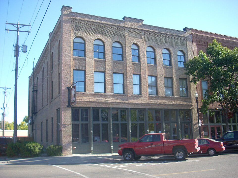 Grand Forks — local market for subscription and membership platforms