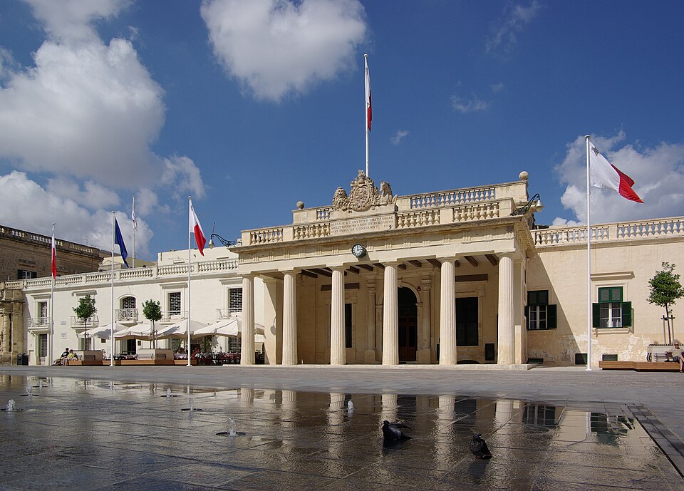 Valletta — local market for mobile commerce apps