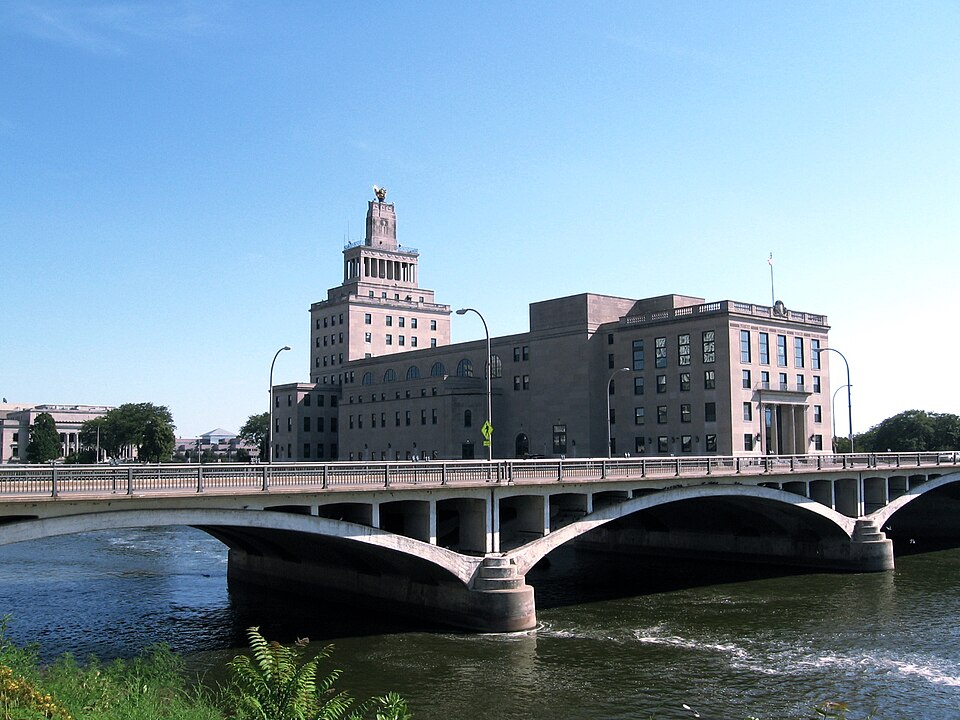 Cedar Rapids — online stores for local businesses
