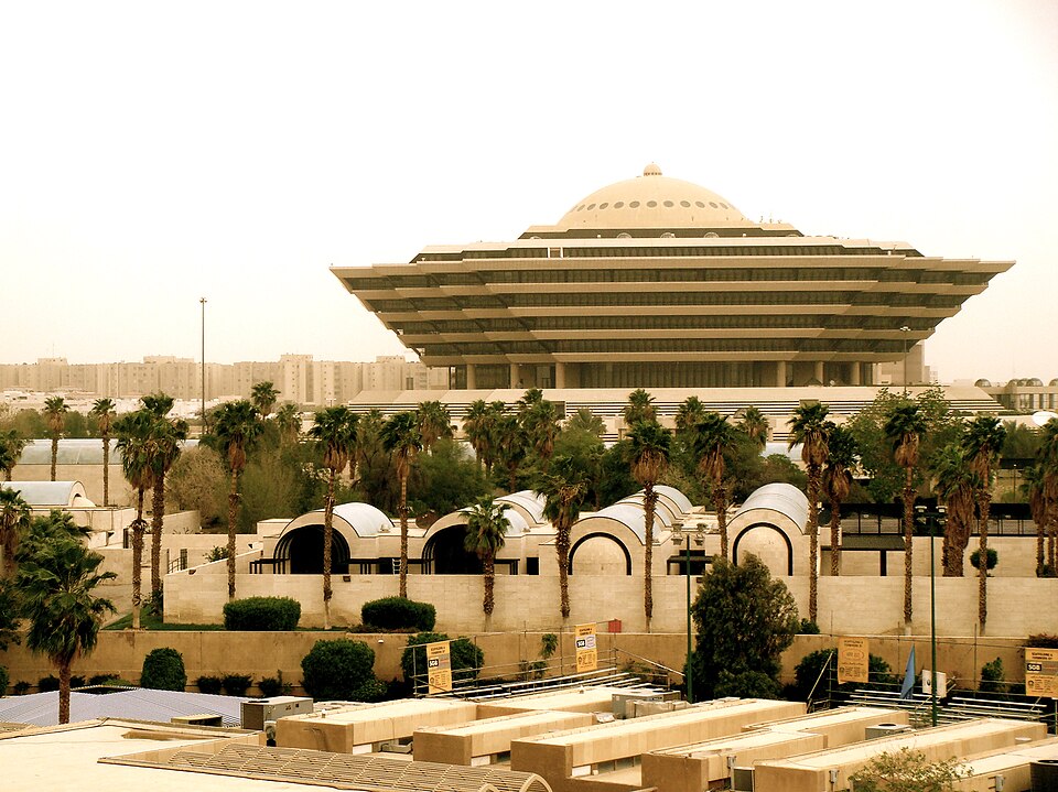 Saudi Arabia — manufacturer and distributor portals for local businesses