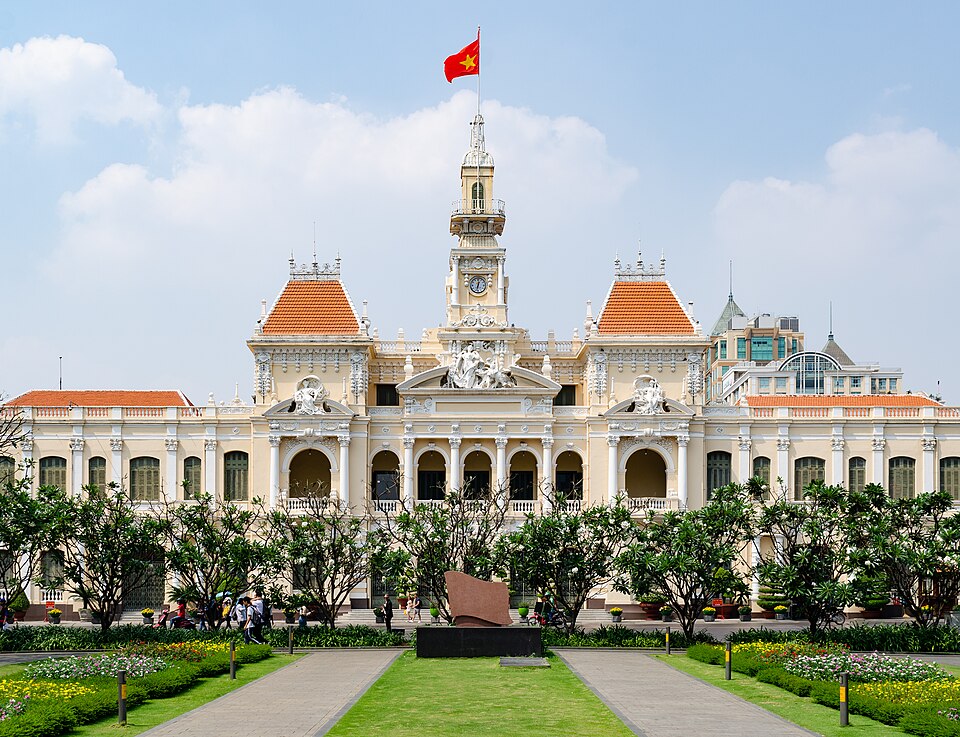 Ho Chi Minh City — local market for online stores