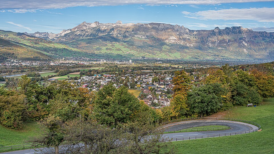 Vaduz — local market for B2B and wholesale portals