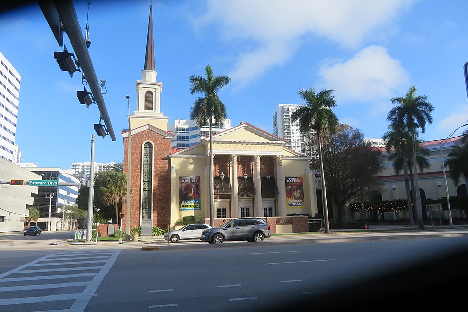Fort Lauderdale — local market for custom e-commerce platforms