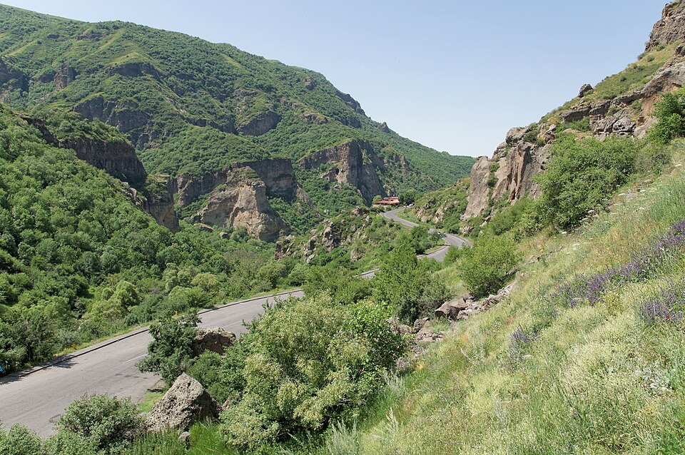 Armenia — local market for B2B and wholesale portals
