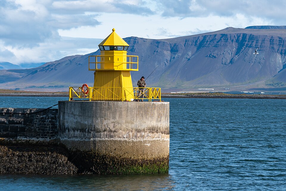 Reykjavík — local market for mobile commerce apps