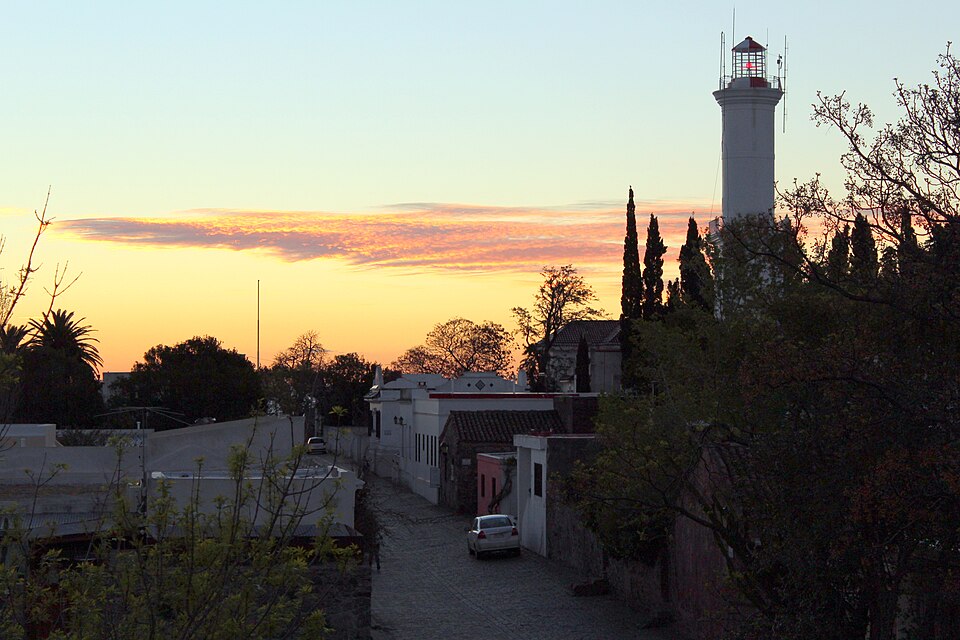Colonia del Sacramento — subscription and membership platforms for local businesses