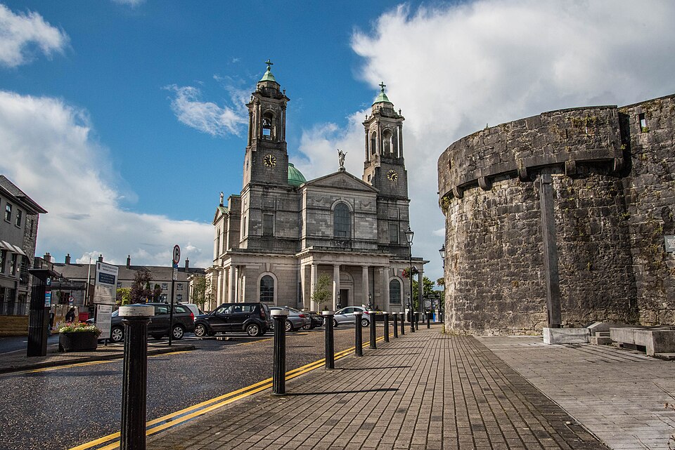 Athlone — local market for online stores