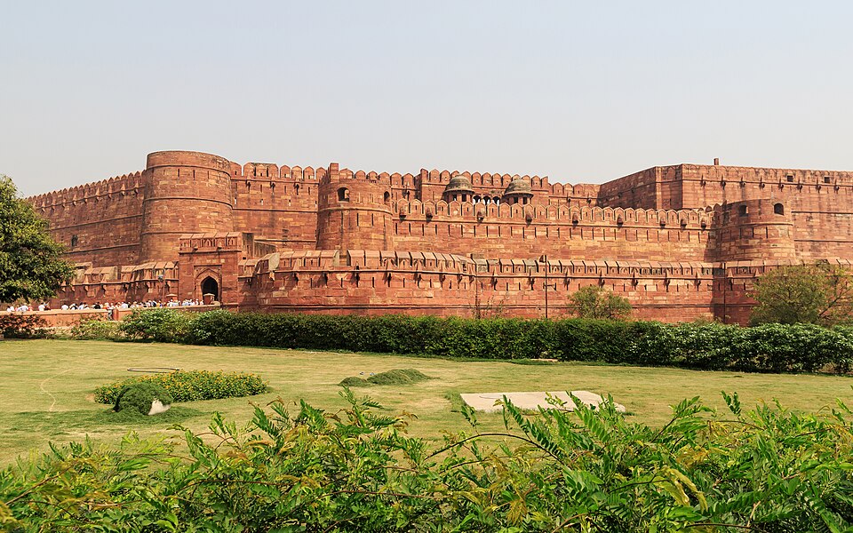 Agra — service booking platforms for local businesses