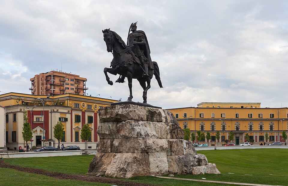 Tirana — local market for multi-vendor marketplaces