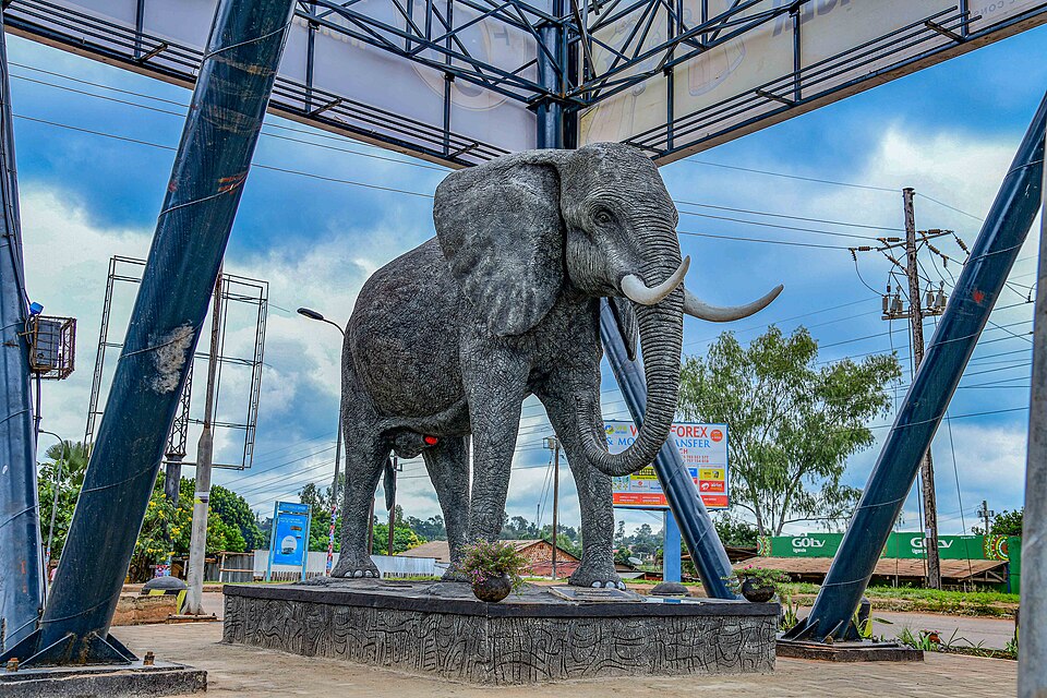 Gulu — local market for B2B and wholesale portals