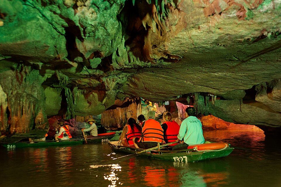 Vietnam — multi-vendor marketplaces for local businesses