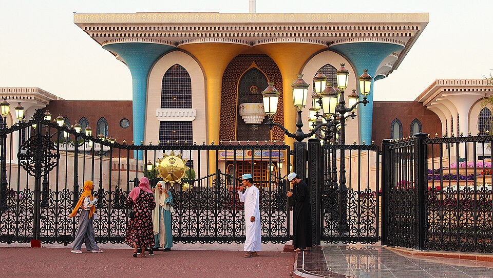 Muscat — local market for service booking platforms