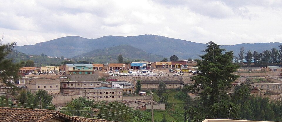 Muhanga — local market for online stores