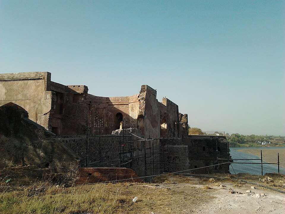 Burhanpur — local market for custom e-commerce platforms