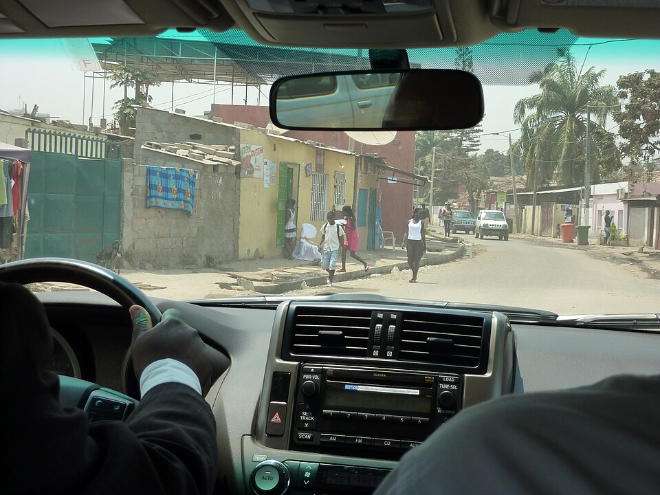 Luanda — service booking platforms for local businesses