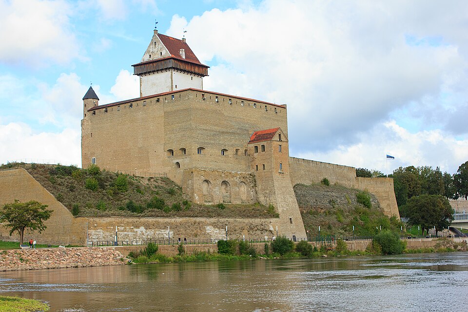 Narva — B2B and wholesale portals for local businesses
