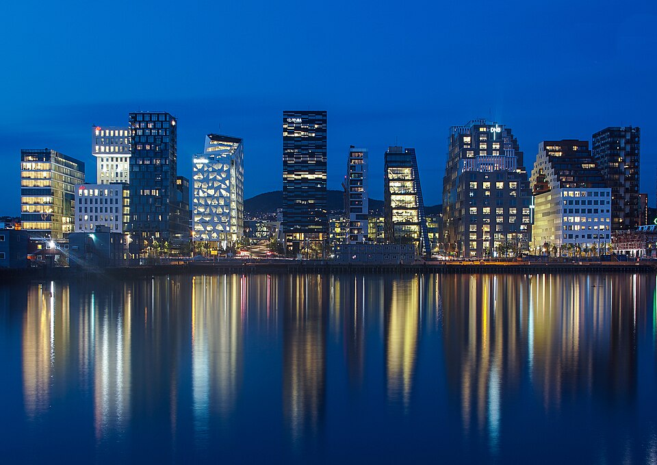 Oslo — manufacturer and distributor portals for local businesses