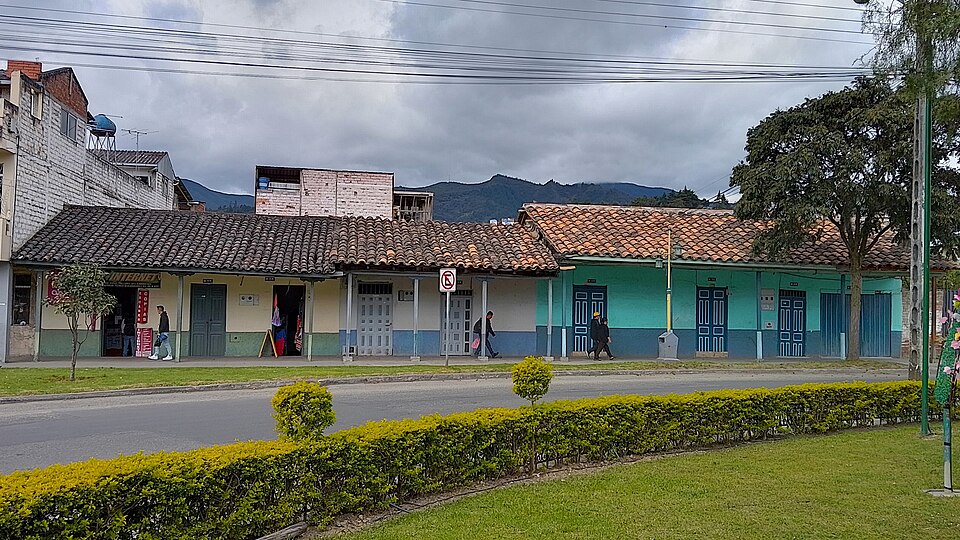 Loja — local market for manufacturer and distributor portals