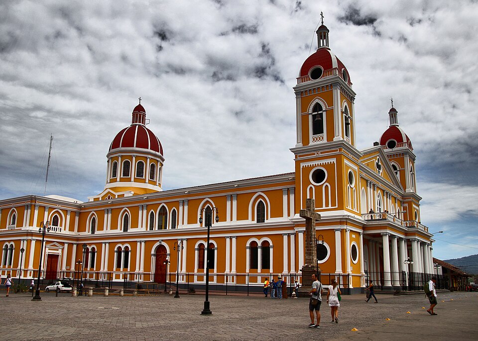 Granada — local market for online stores