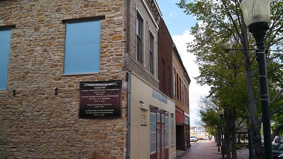 Topeka — international and multi-region stores for local businesses