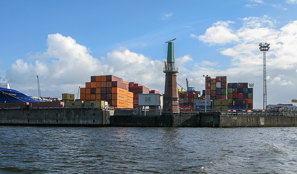 Hamburg — manufacturer and distributor portals for local businesses