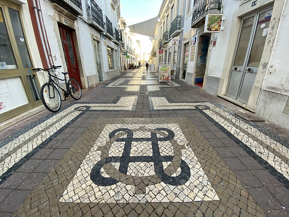 Faro — manufacturer and distributor portals for local businesses