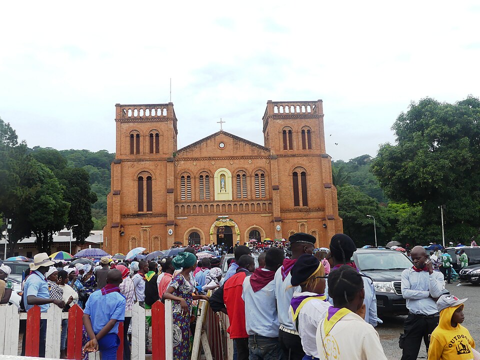 Bangui — local market for international and multi-region stores