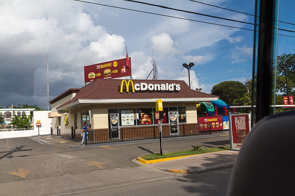 San Pedro de Macorís — local market for mobile commerce apps
