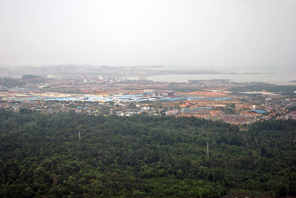 Batam — international and multi-region stores for local businesses