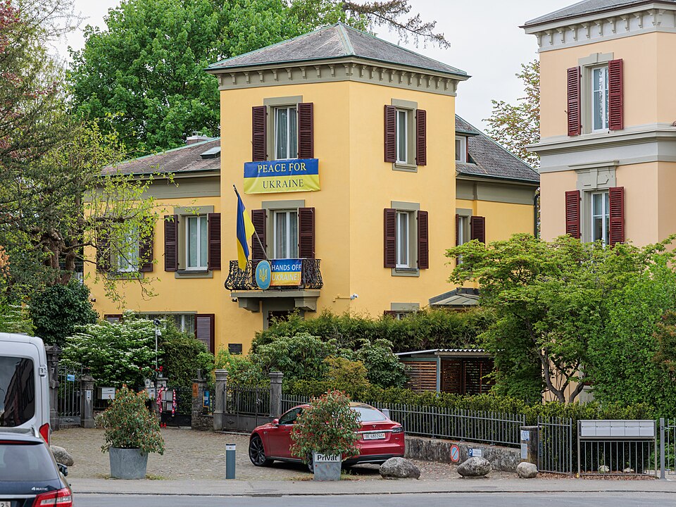 Bern — local market for custom e-commerce platforms