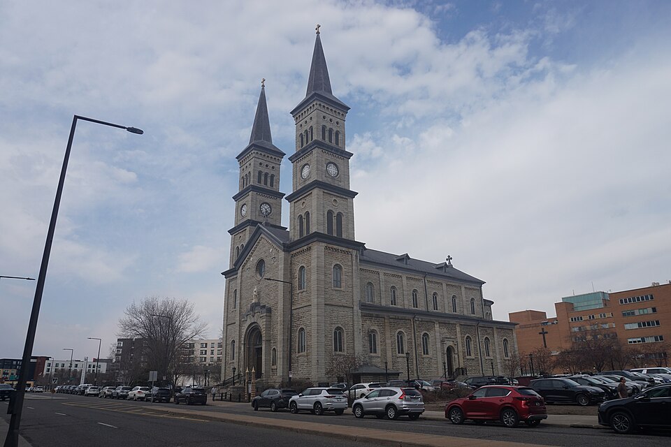 Saint Paul — international and multi-region stores for local businesses