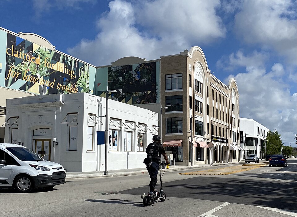 Miami — manufacturer and distributor portals for local businesses
