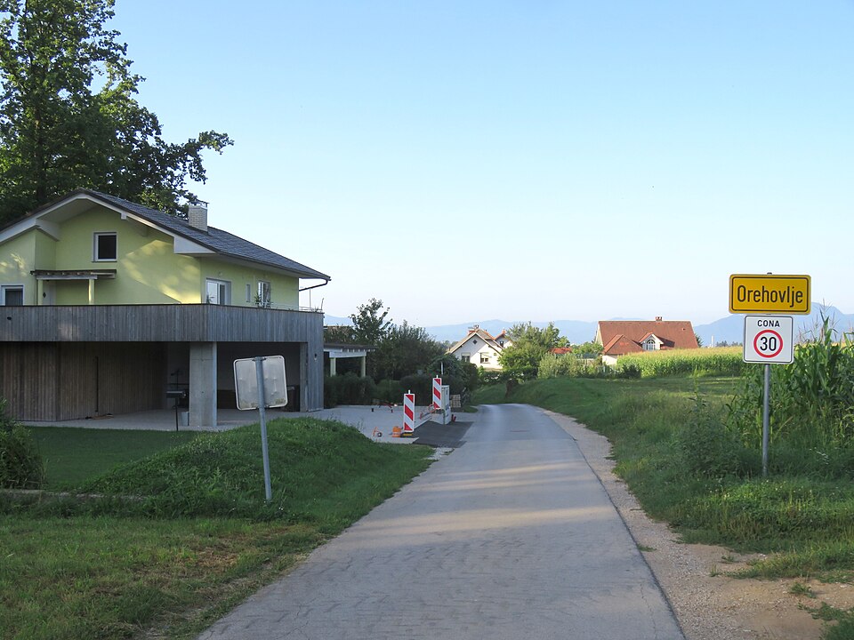 Kranj — manufacturer and distributor portals for local businesses