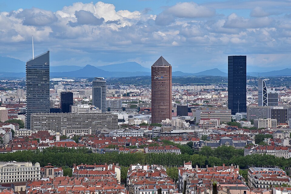 Lyon — local market for online stores