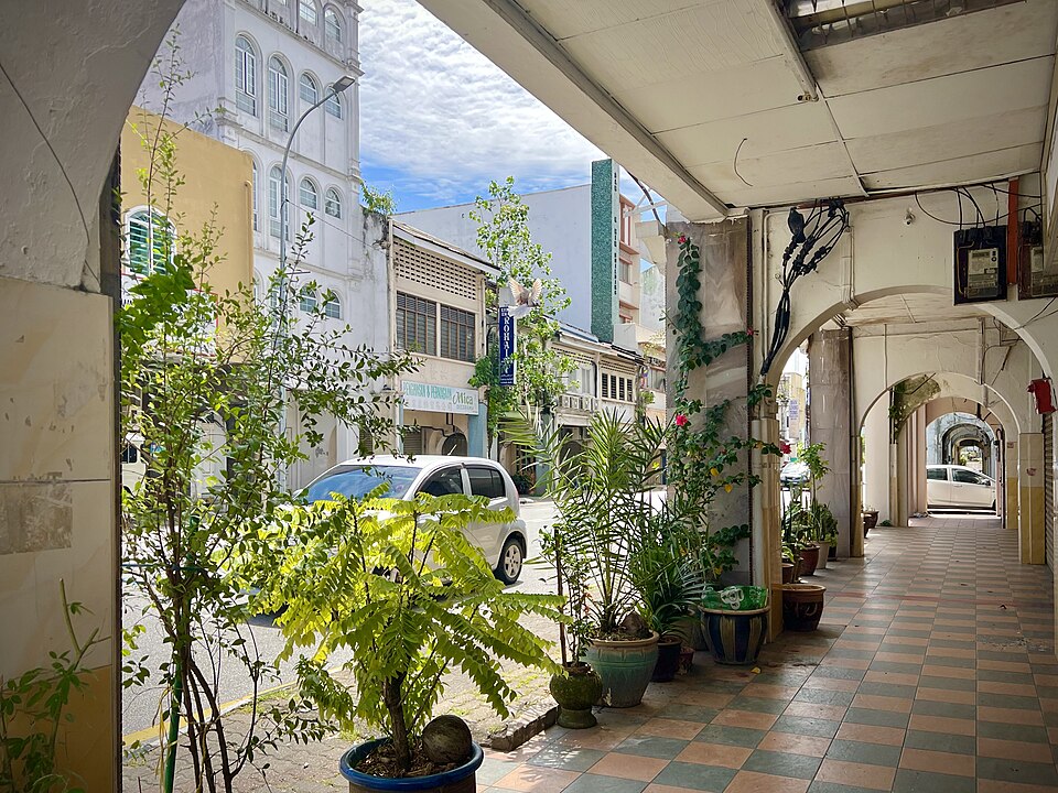 Ipoh — manufacturer and distributor portals for local businesses