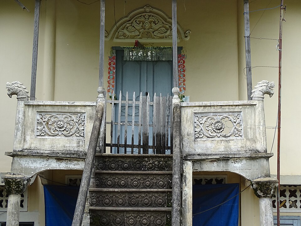 Kampong Cham — international and multi-region stores for local businesses