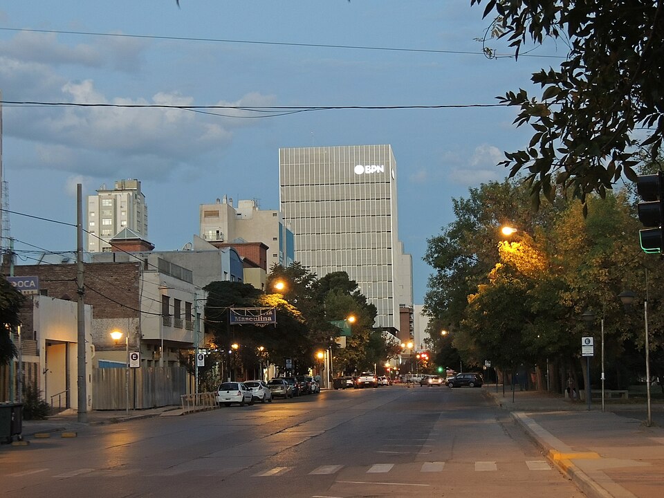 Neuquén — local market for international and multi-region stores