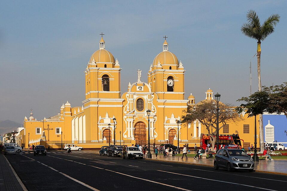 Trujillo — local market for manufacturer and distributor portals