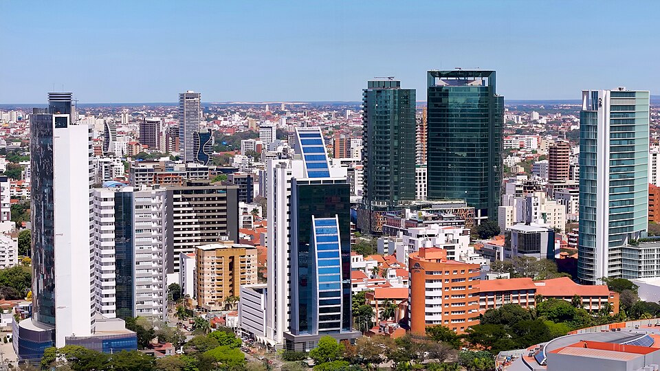 Santa Cruz de la Sierra — local market for service booking platforms