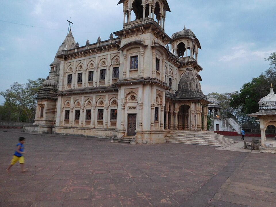 Shivpuri — local market for mobile commerce apps