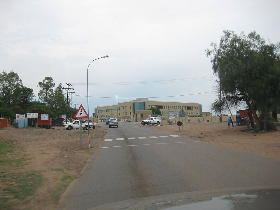 Molepolole — local market for B2B and wholesale portals